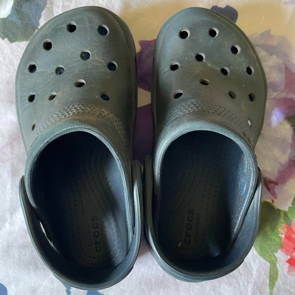 Blue Crocs size 9 - Picture 2 of 3